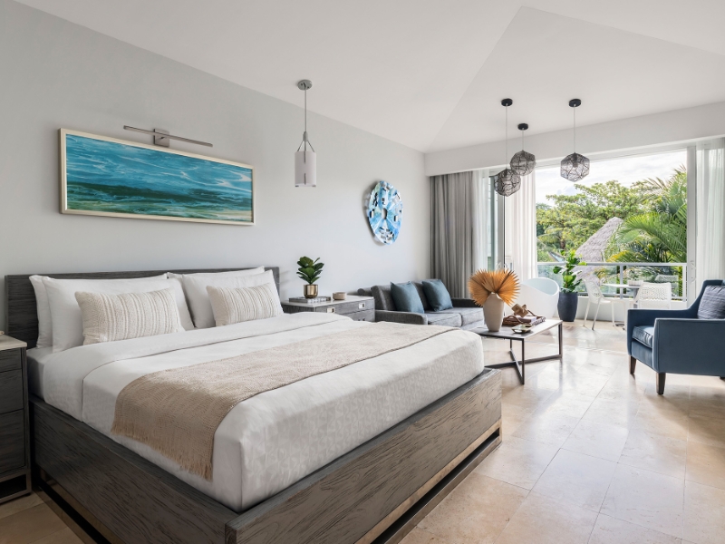 Club Level Junior Palm Suite Bedroom