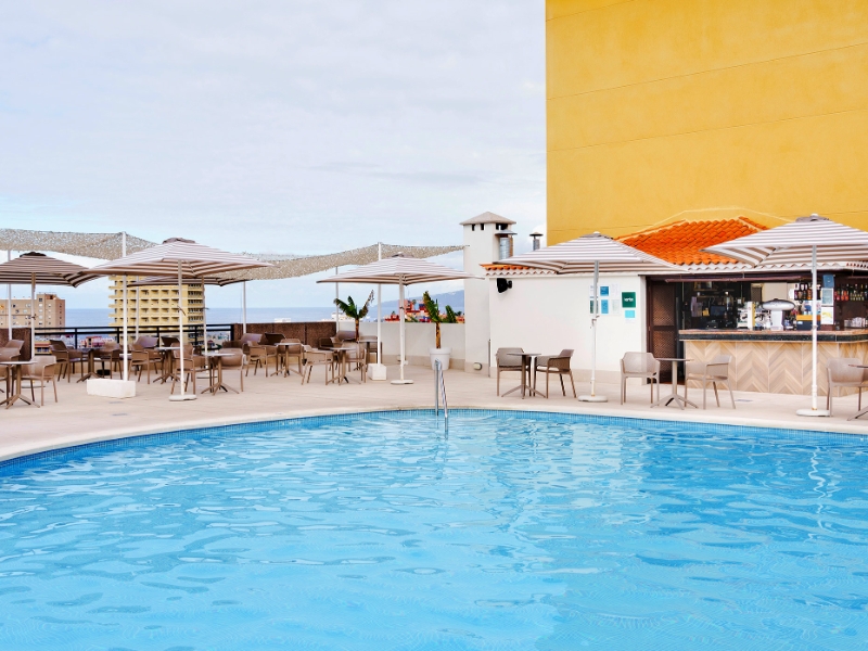 Kentia Pool Club
