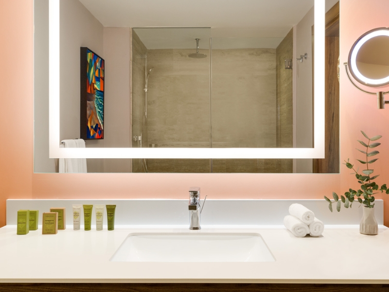 Deluxe Garden View Bathroom