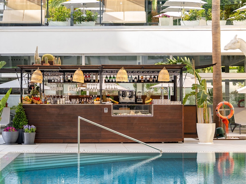 Pool Bar