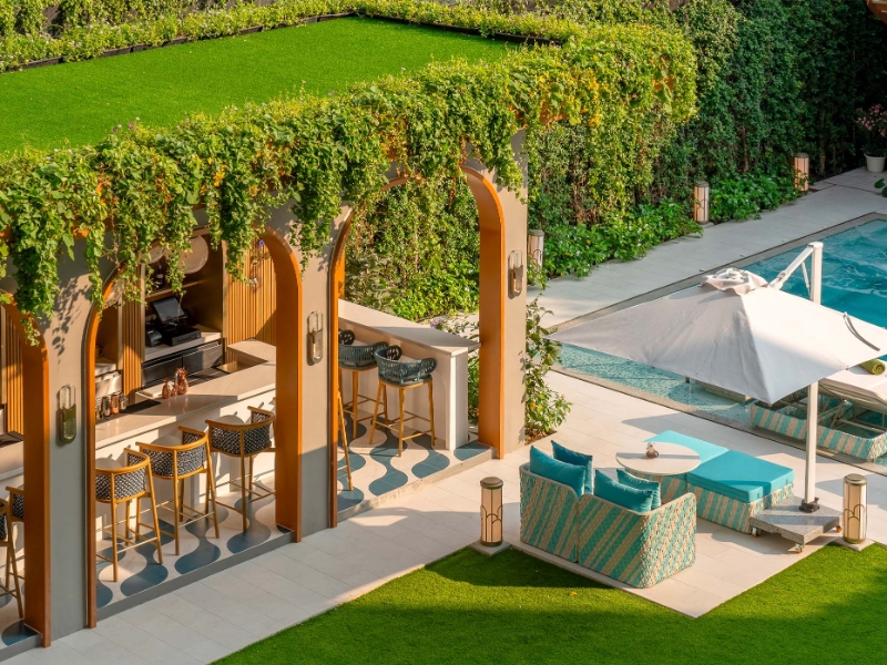 Lula Pool Bar