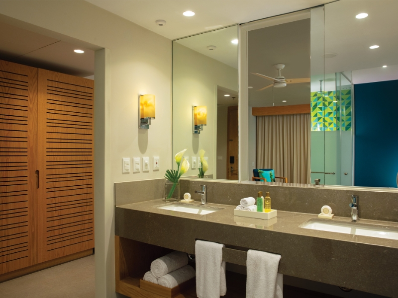 Junior Suite Bathroom