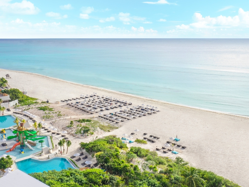 Main Pool with Aquapark