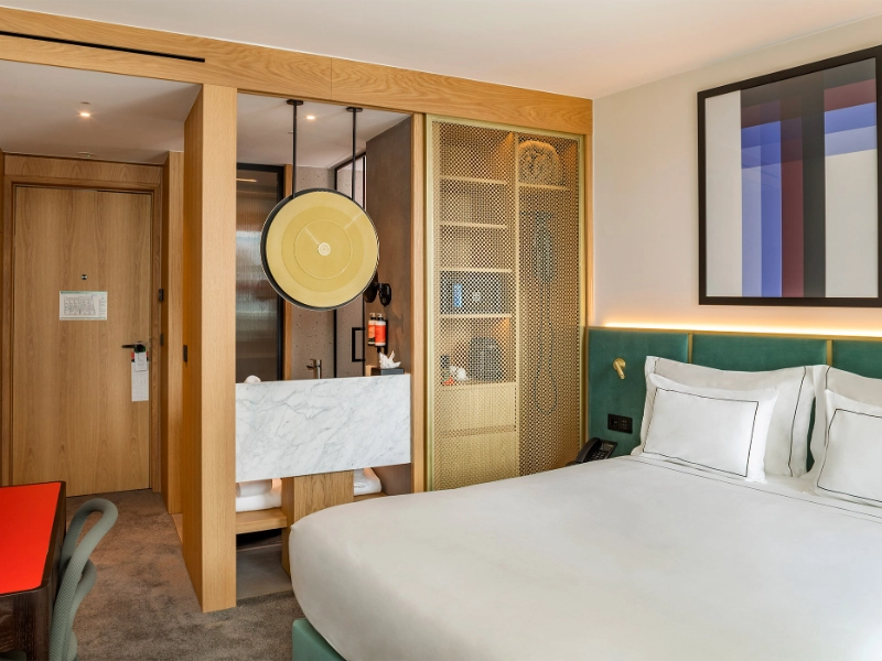 Standard Room Queen Bed