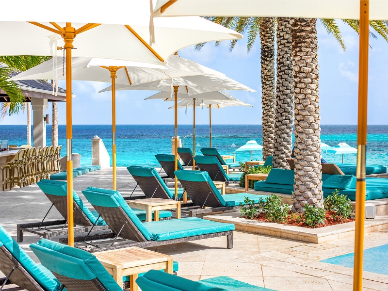 Pool Side Lounge