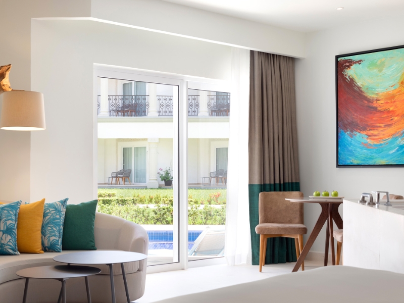 Junior Suite Swim Up King