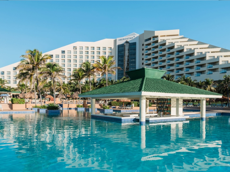 Pool Bar