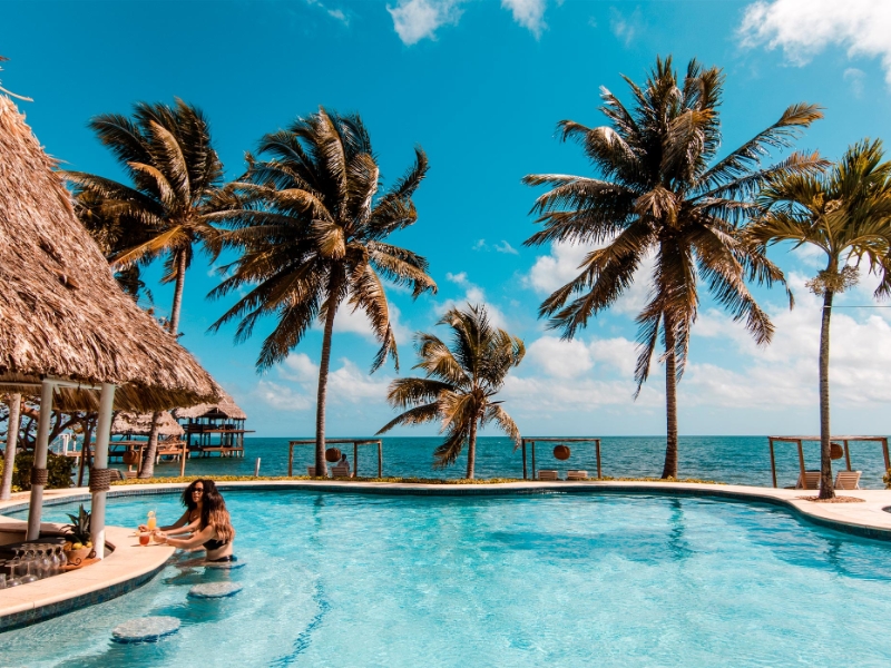 Pool and Swim Up Bar