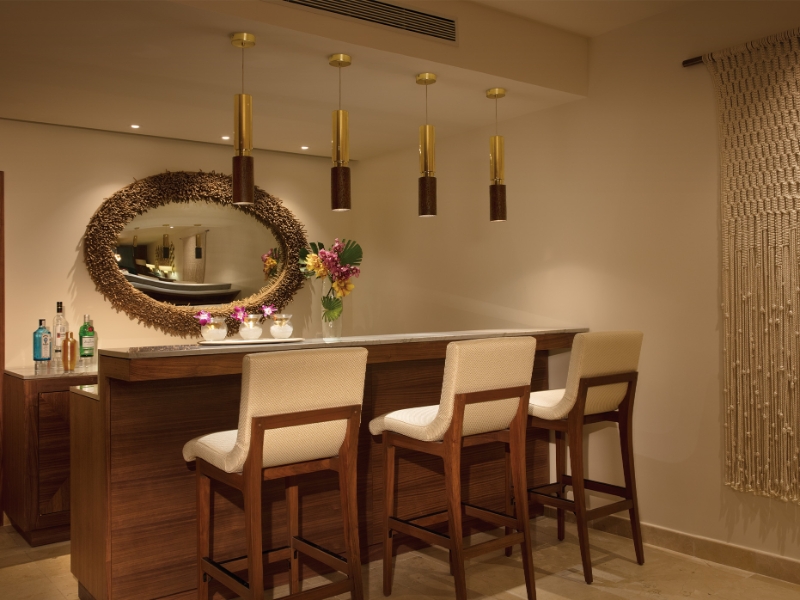 Presidential Suite Swim Out Bar