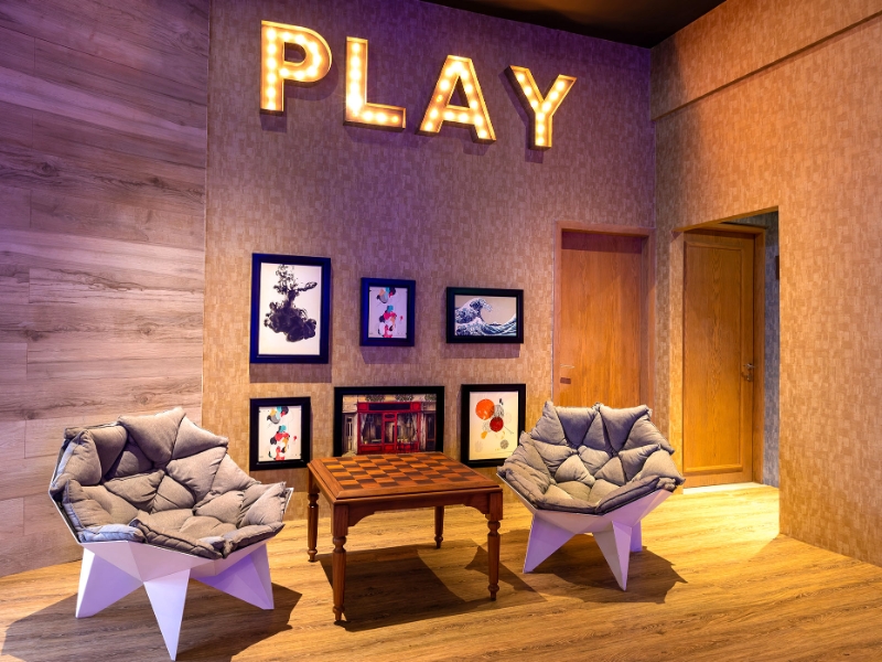 Wired Lounge