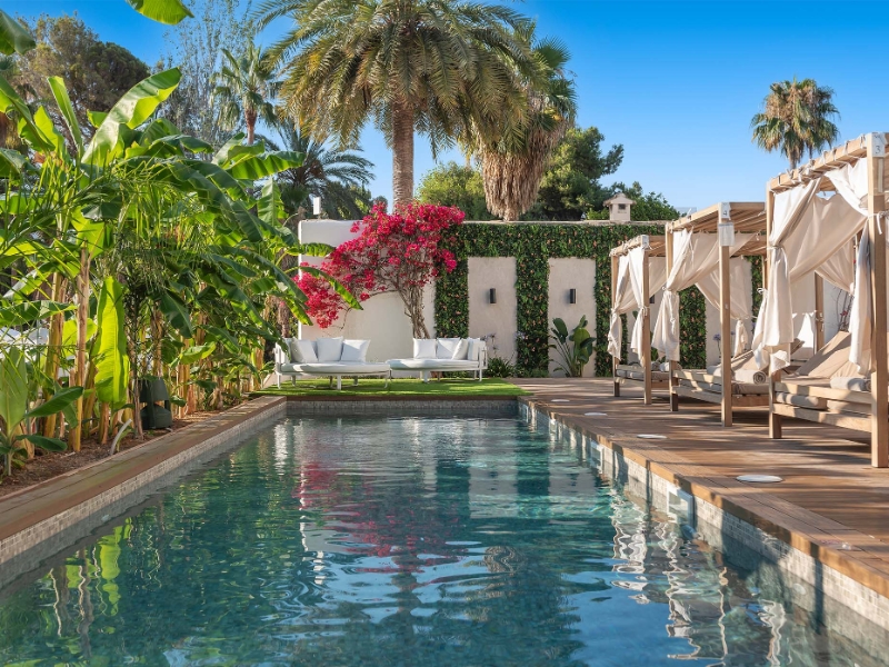 Pool Deluxe
