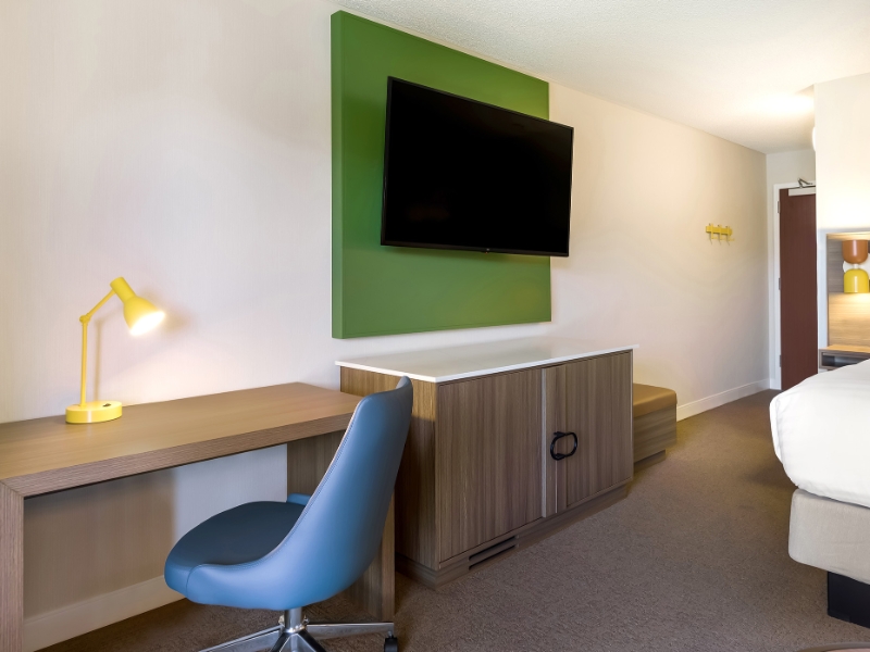 King Desk