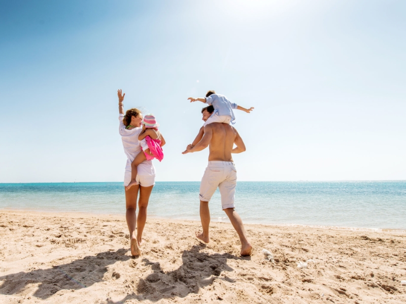 famille sur la plage