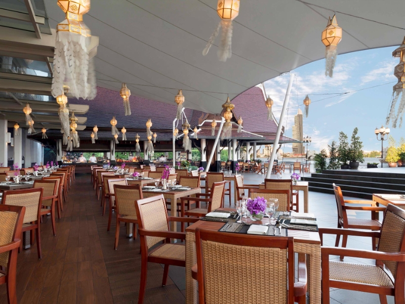 Riverside Terrace Dining area