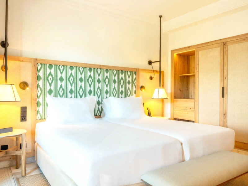 Deluxe Bedroom