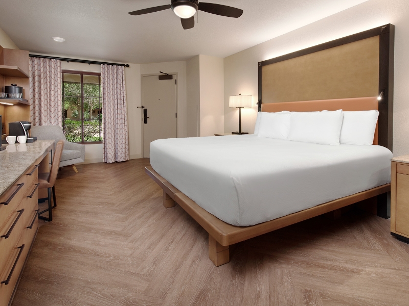 Village Water View King