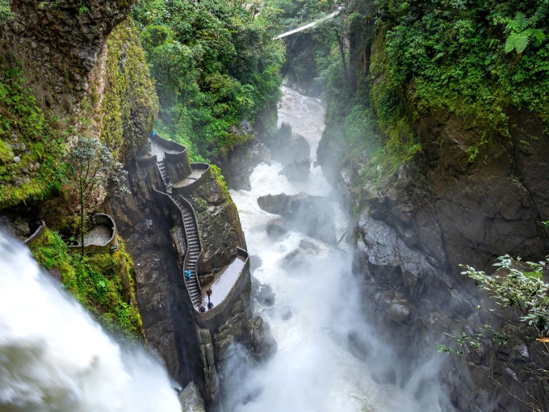 Pailon del Diablo Waterfall