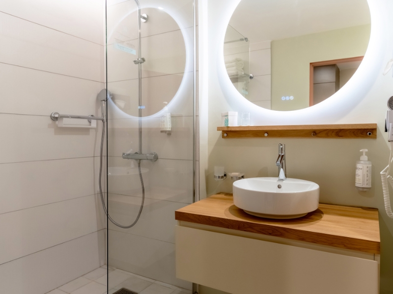 Comfort Quadruple View Bathroom