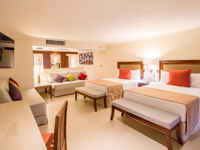 Deluxe Family Suite Pool View