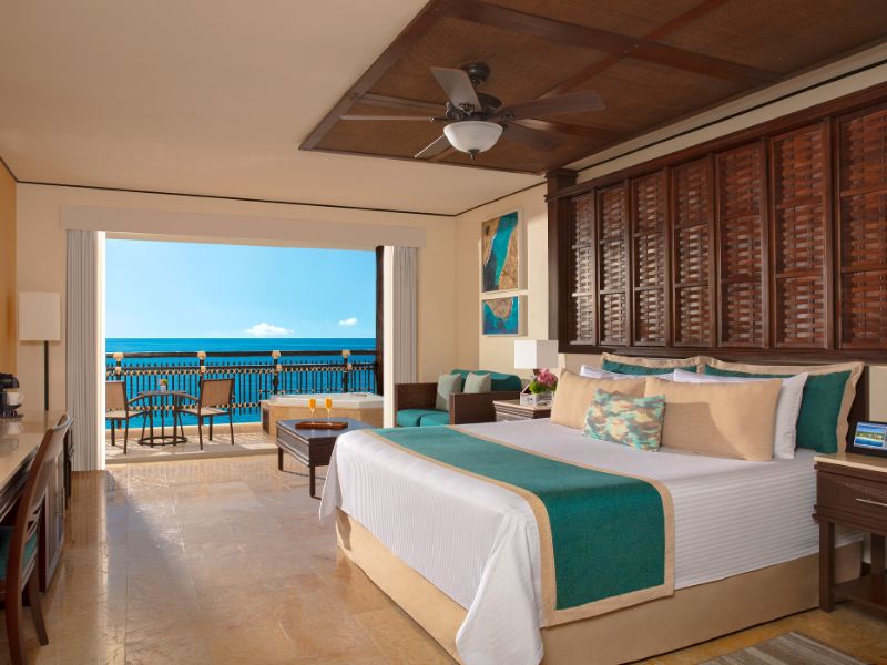 Preferred Club Ocean Front Honeymoon Suite