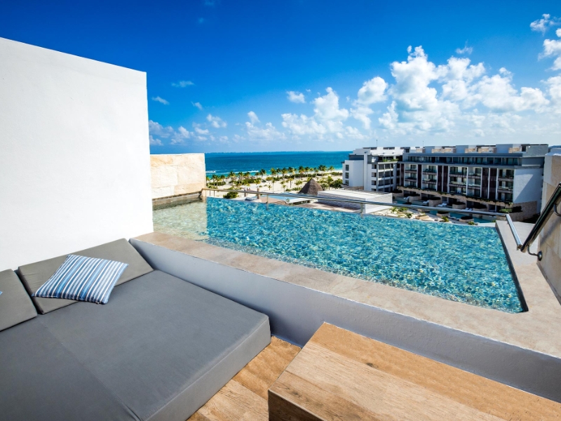 Elegance Club Plunge Pool Suite