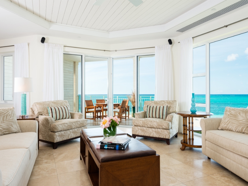 Ocean Front Luxury 1 Bedroom Suite Living room