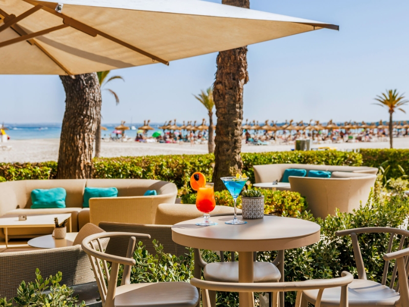 Mirablau Beach Bar and Restaurant