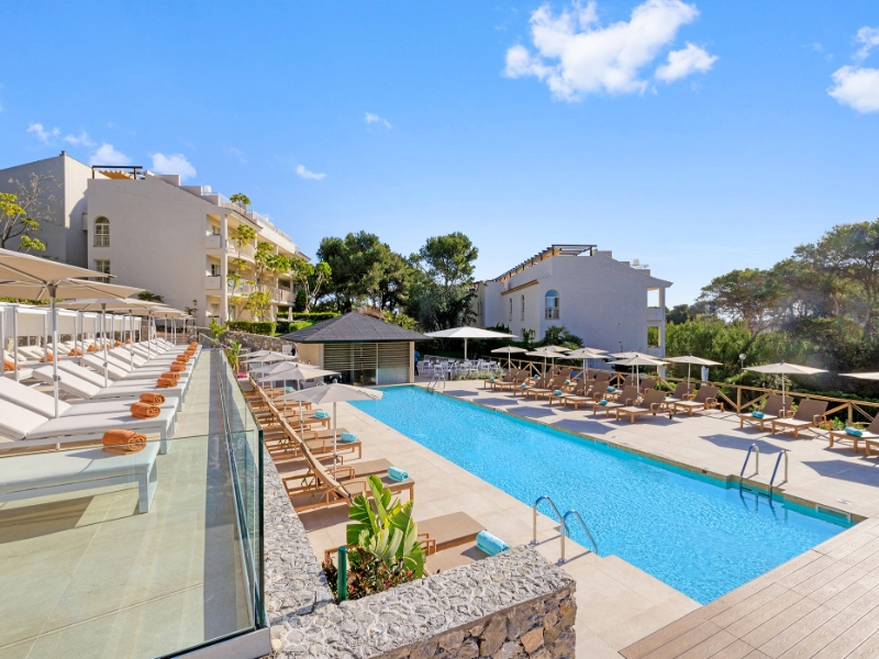 Oasis Pool