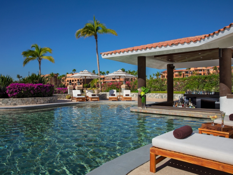 Reflections Swim Up Bar