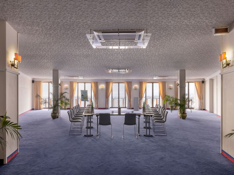 Etna Meeting Room