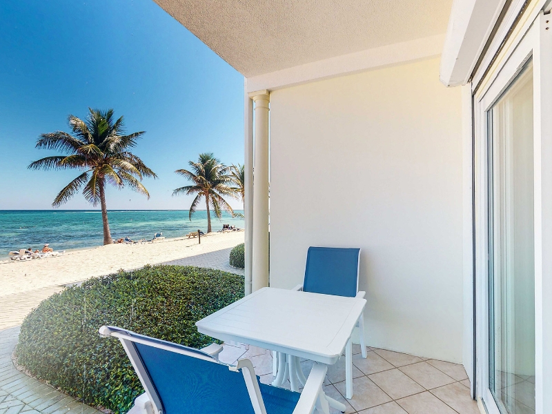 Beachfront Studio Patio