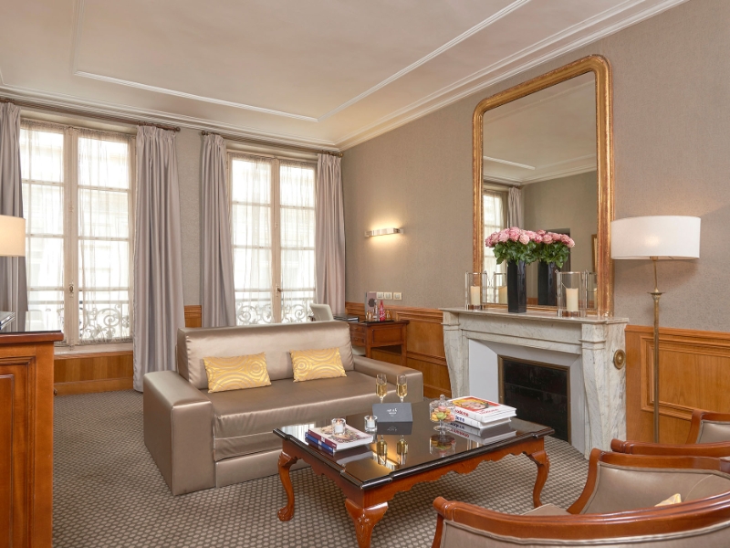 Grand Suite Living Room