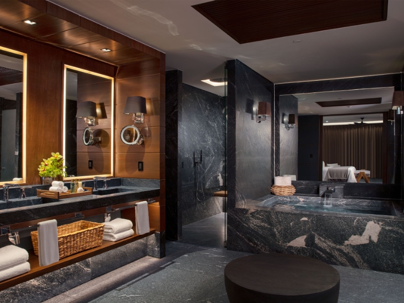 Master Suite Oceanfront Bathroom