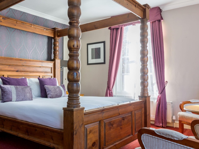 Four Poster Room