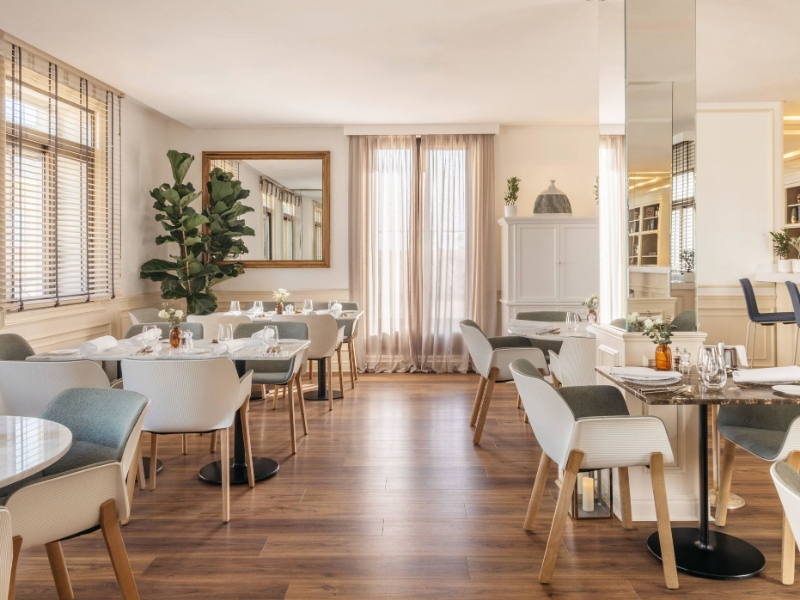 R Restaurant