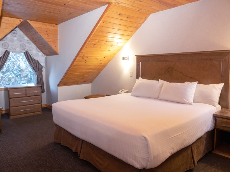 Premier Loft King Suite Jetted Tub