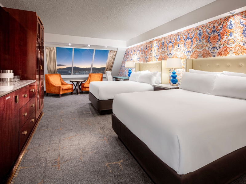 Pyramid Premier Two Queen