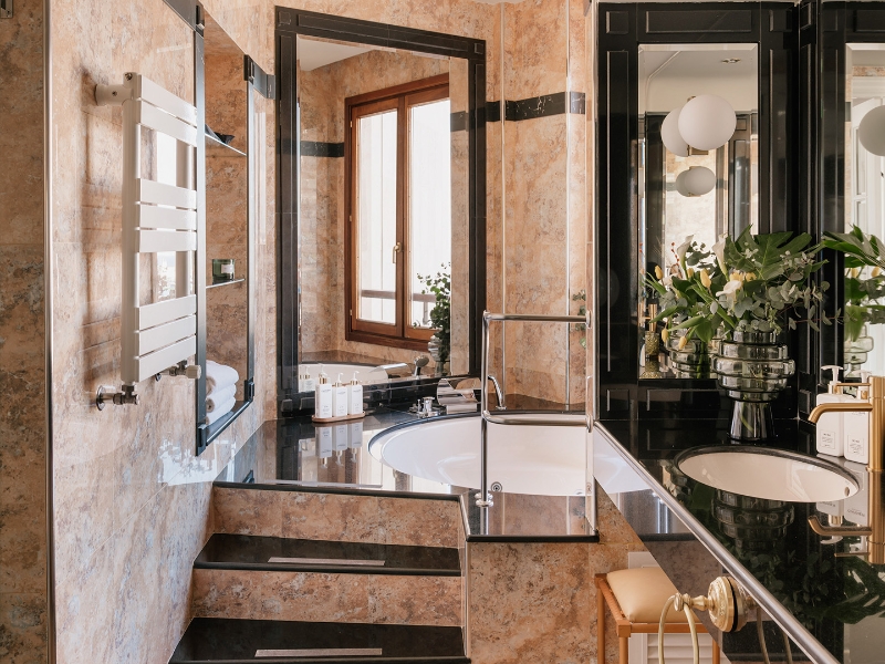 RedLevel Sea Cathedral View Bathroom