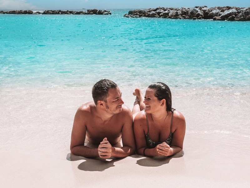 Avilas beach Queens beach side