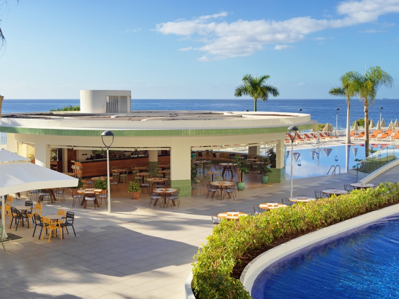 Pool Bar