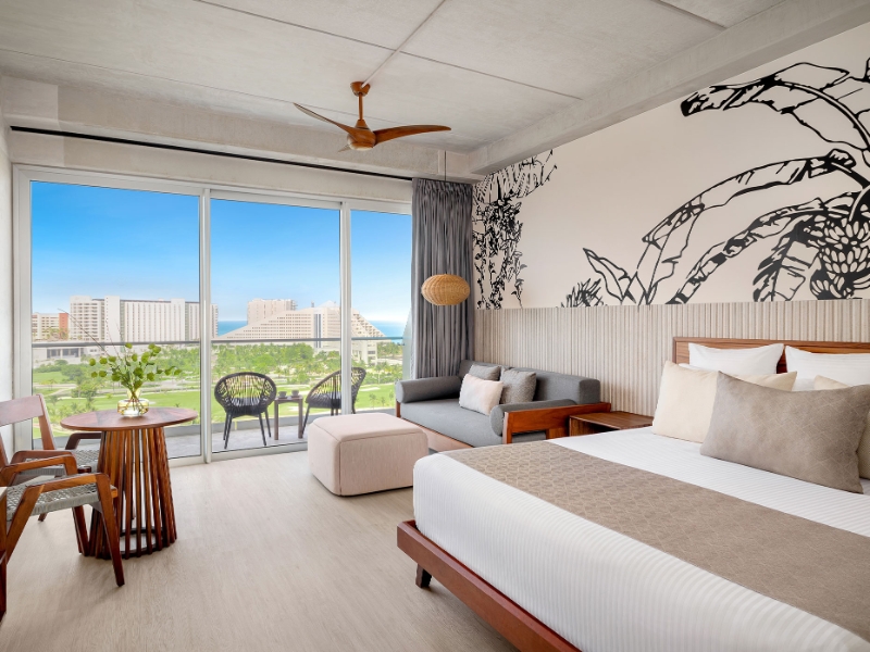 Vantage Club Junior Suite Golf & Ocean View King