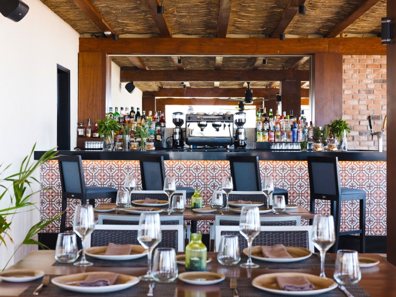 Farina E Olio Restaurant