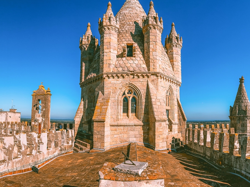 Evora