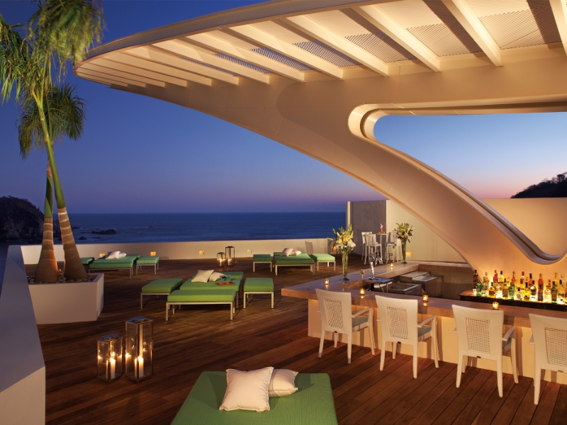 Sugar Reef Outdoor Bar