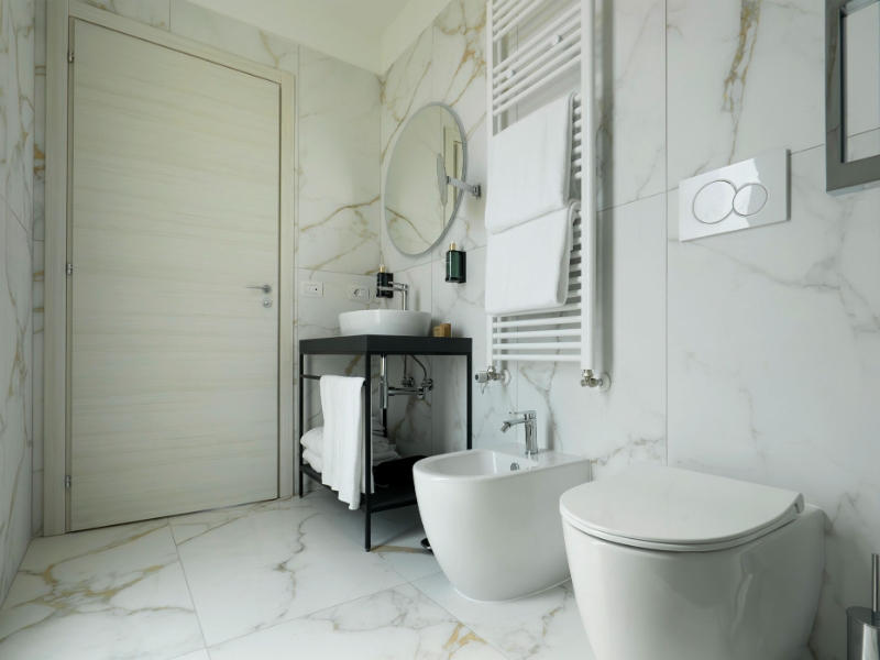 Premium Room Lagoon View Bathroom