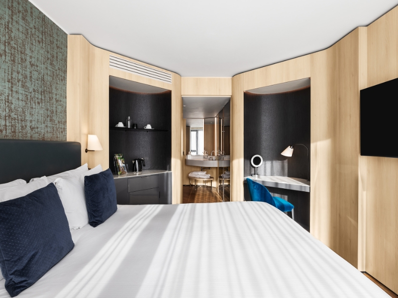 Deluxe Queen Superior