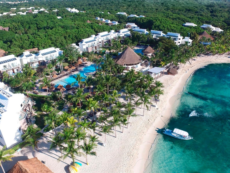 Main hotel and beach