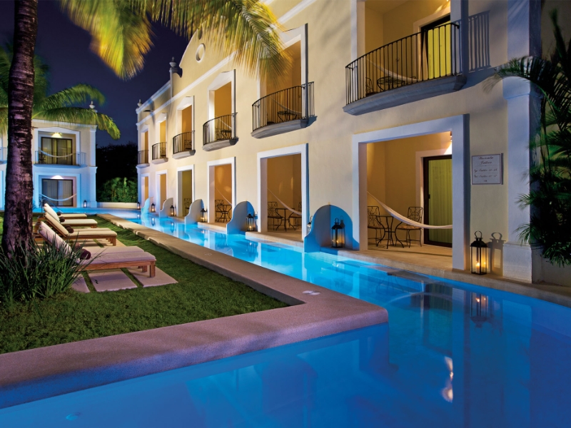 Preferred Club Deluxe Garden