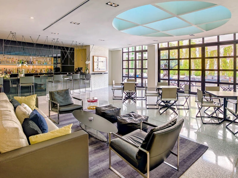 Lobby Bar