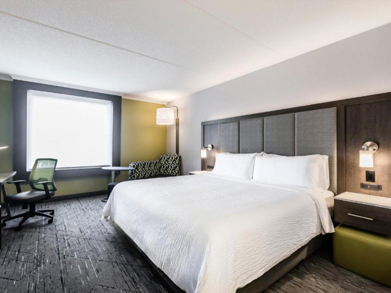 Standard King Room